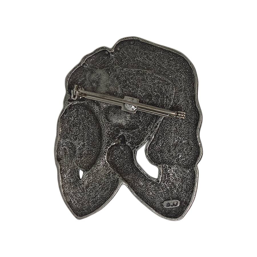 化粧中の女性 ブローチ JONETTE JEWELRY