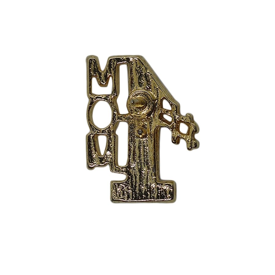 #1 MOM ピンズ 金色 数字 留め具付き