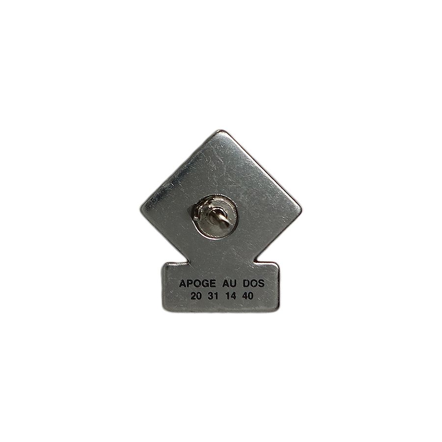 SCO ピンズ 留め具付き