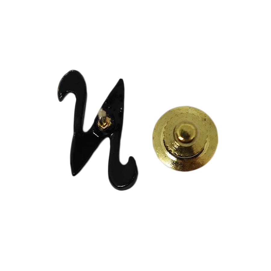 アルファベット N ピンズ 留め具付き