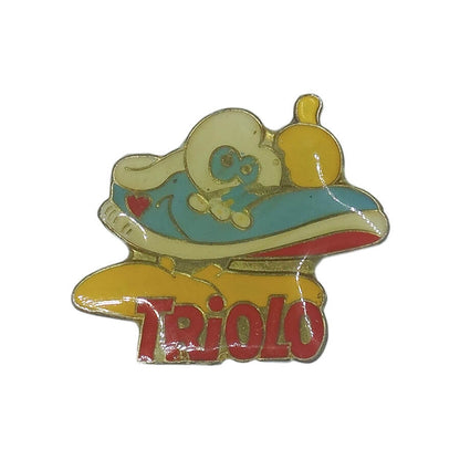 ピンズ スニーカー TRioLO 留め具付き レトロ