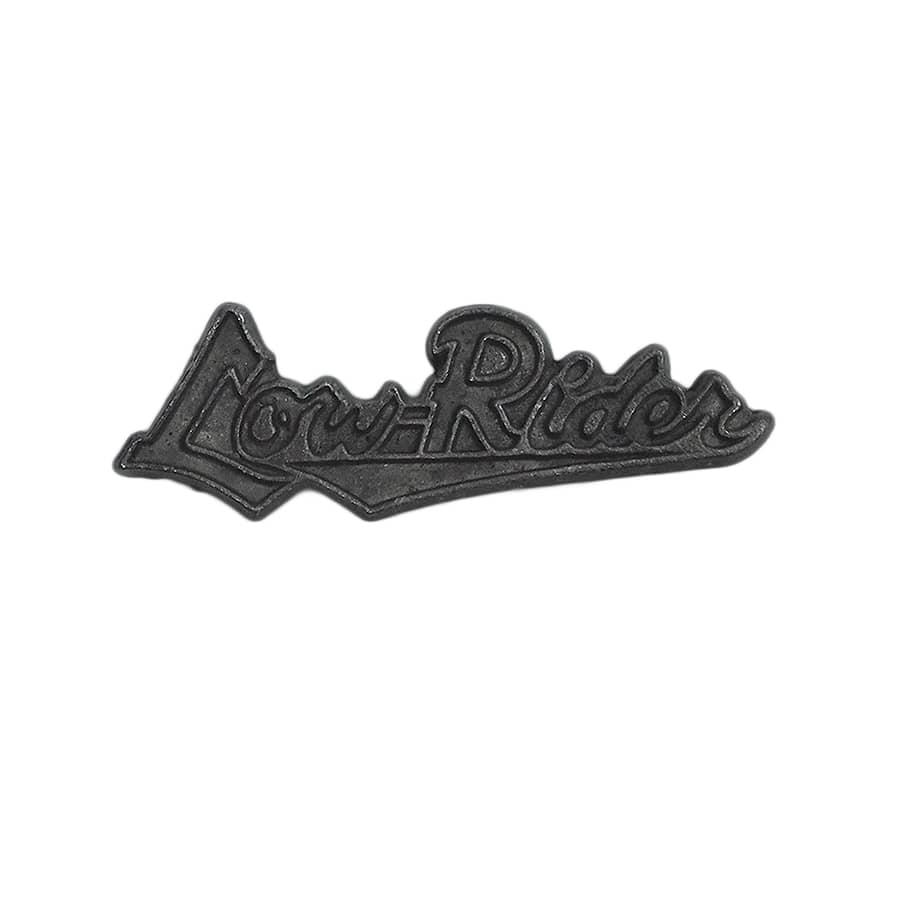 Low-Rider ピンズ ピューター 留め具付き 文字 英語