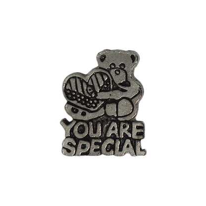 YOU ARE SPECIAL ピンズ ハートを抱えたテディベア