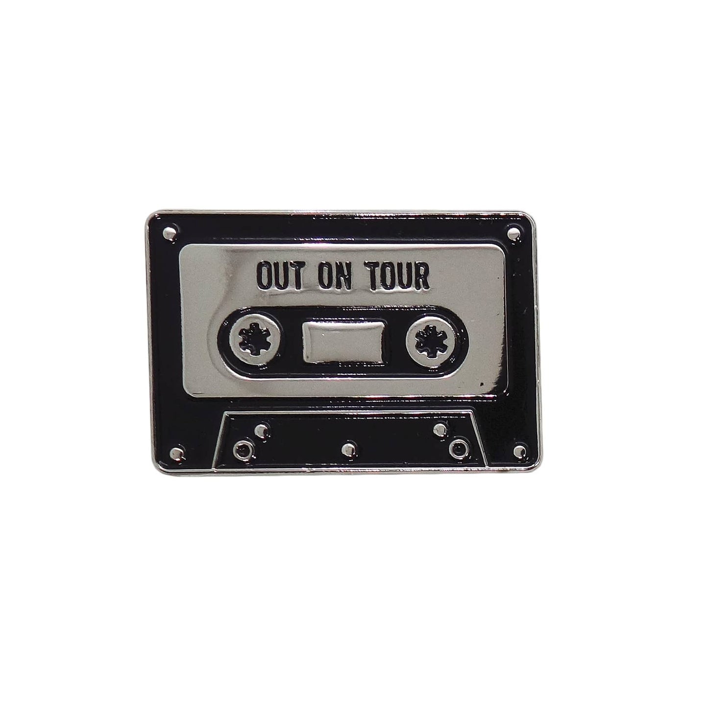 カセットテープ ピンズ OUT ON TOUR 留め具付き