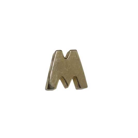アルファベット イニシャル M ピンズ 文字 金色