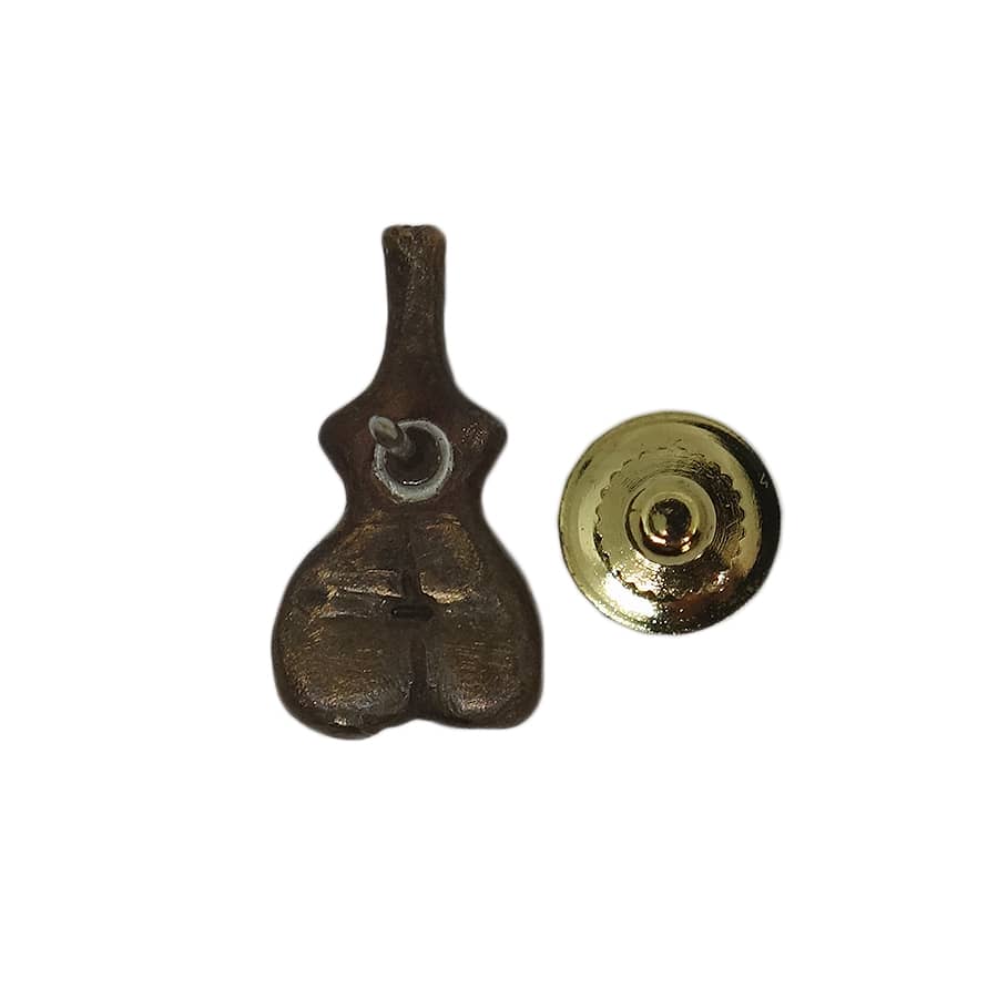 ピンズ 留め具付き