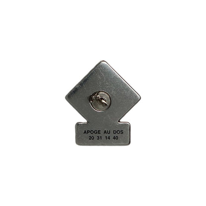 SCO ピンズ 留め具付き