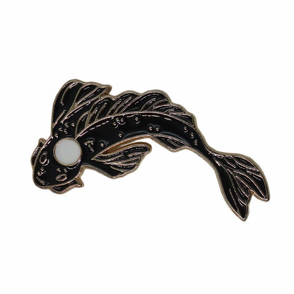 鯉 ピンズ 魚 黒 留め具付き