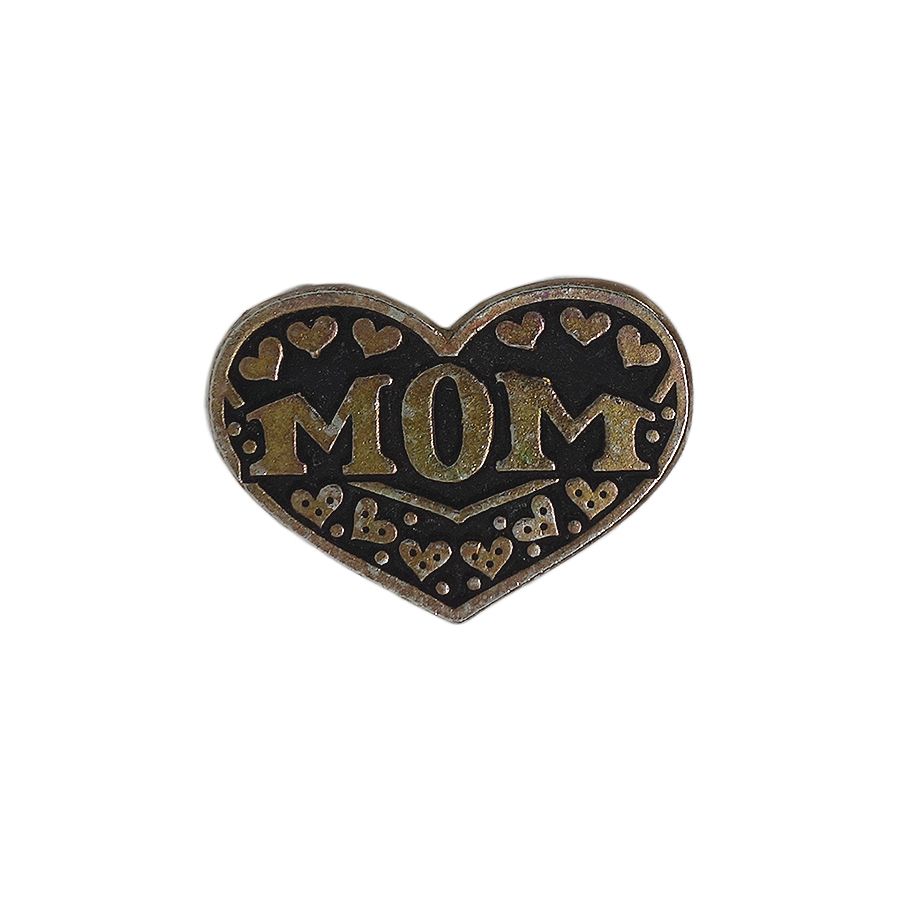 MOM ハート ピンズ 留め具付き
