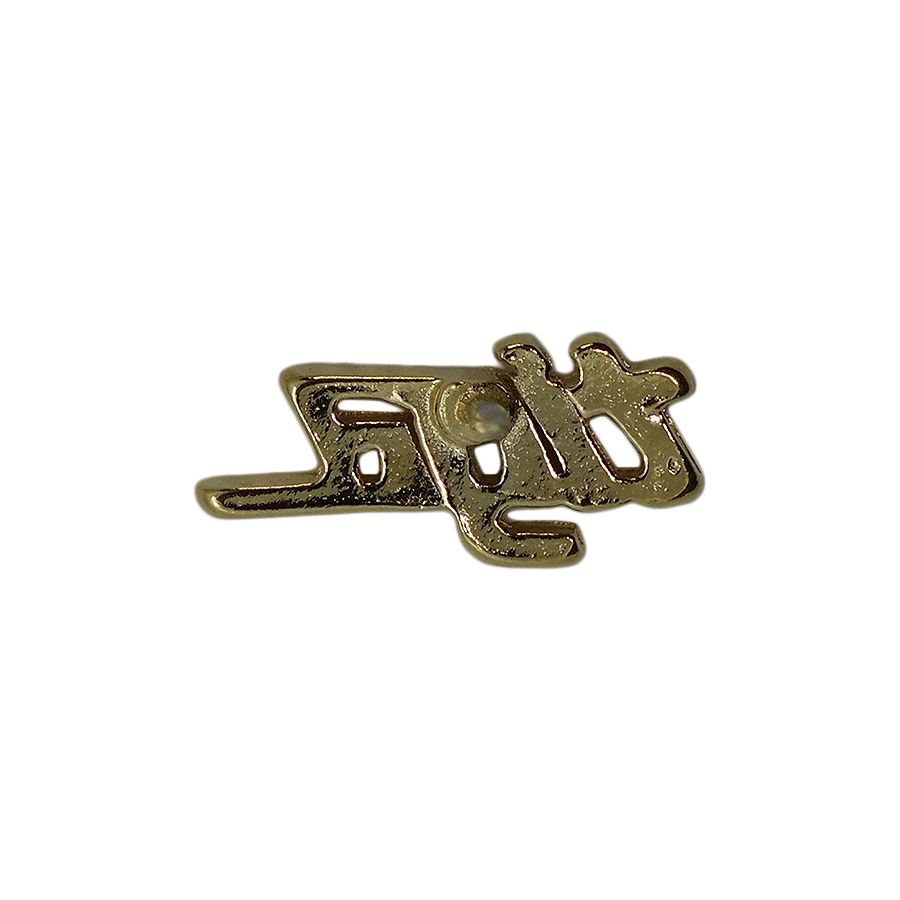 tiga ピンズ 金色 留め具付き