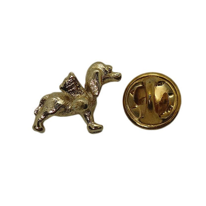 翼の生えた犬 ピンズ 羽 金色 留め具付き