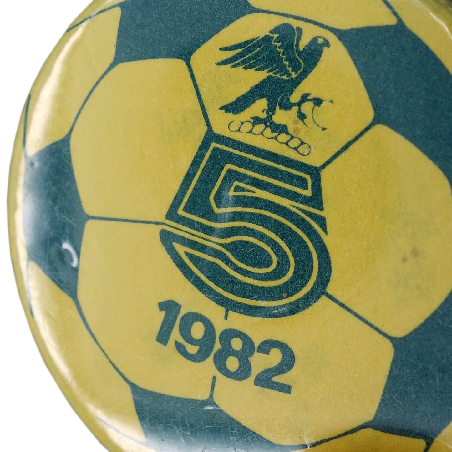 サッカーボール 缶バッジ バッチ 1982 ビンテージ