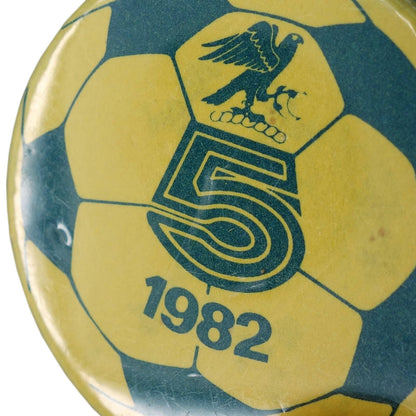 サッカーボール 缶バッジ バッチ 1982 ビンテージ