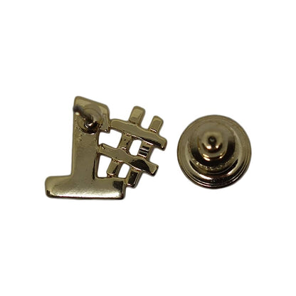 #1 ピンズ 金色 留め具付き