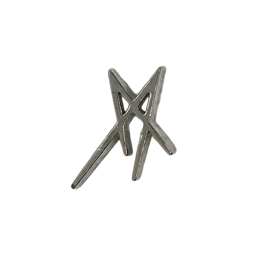 ピンズ 留め具付き