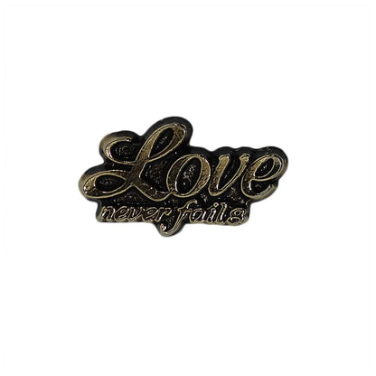Love never fails ピンズ 留め具付き