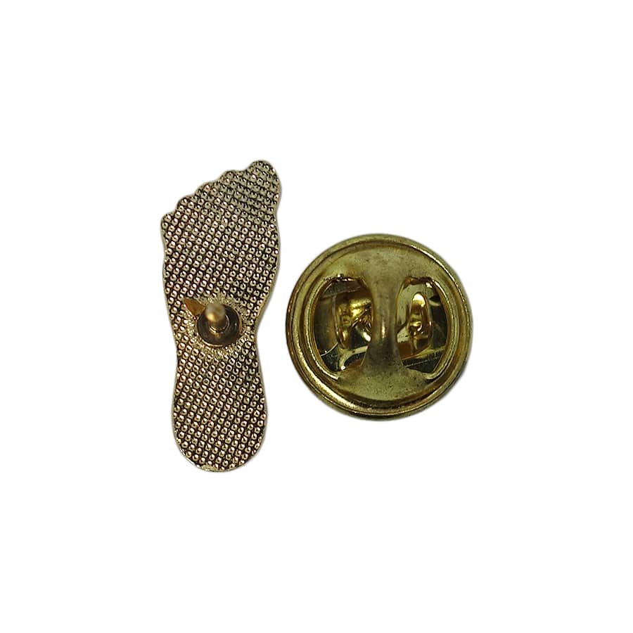 足 ピンズ 金色 留め具付き