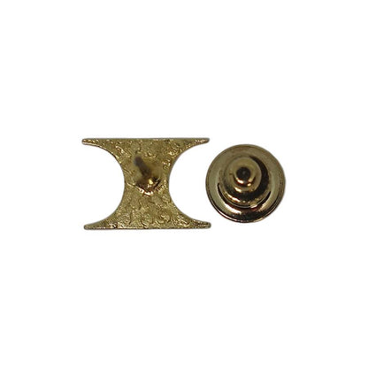 ピンズ 金色 留め具付き