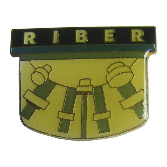ピンズ RIBER 留め具付き
