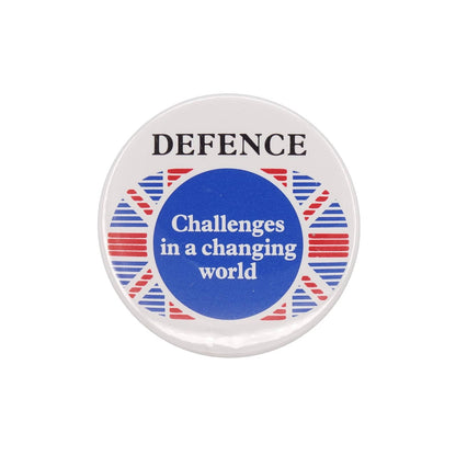 DEFENCE 缶バッジ バッチ Challenges in a changing world