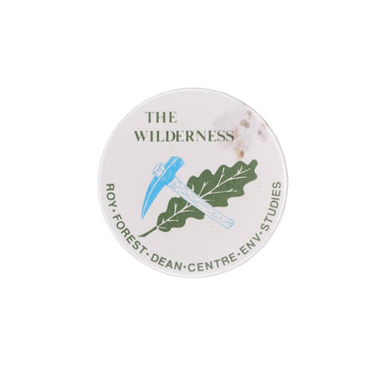 オークの葉とピッケル THE WILDERNESS CENTRE 缶バッジ バッチ